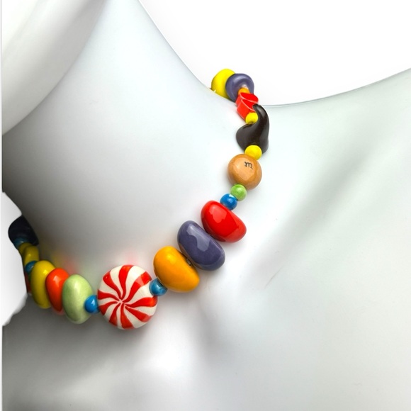 1980s Parrot Pearls Candy Land Necklace - Picture 5 of 10